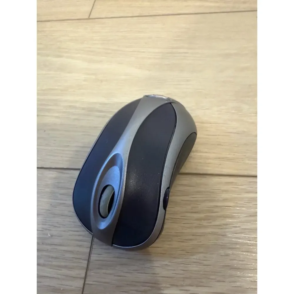 Microsoft Wireless Notebook Optical Mouse 4000 Model 1050 with Receiver OEM